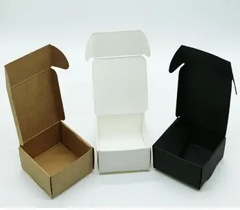 100vnt 4*4*2.5 cm Mini kraft popierius, kartoninės dėžutės ,mažų dovanų dėžutė ,juoda balta kartono, popieriaus langelį ,Uždaras Kraft Papuošalų Dėžutė
