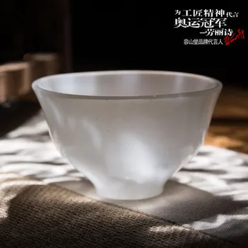 2017 High-end luxury Balto porceliano jade inkrustacijos su sidabro taures sidabro žuvys puodeliai meistras arbatos puodelį dovanų arbatos rinkiniai 1 vnt