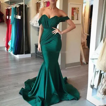 2020 Smaragdas Žalia Bridesmaid Dresses su Ruffles Undinė Off Peties Pigūs Vestuvių Gūsis Suknelė Jaunimo Tarnaitė Garbės Chalatai