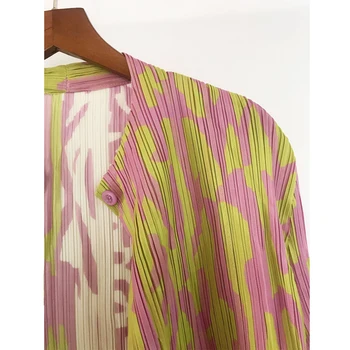 Changpleat 2020 m. Pavasarį Naujas Moterų Pagrindinio Paltai Miyake elegantiškas Plisuotos spausdinimo ilgomis rankovėmis Vieną sagtį Outwear Moterų megztinis kailis