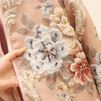 Derliaus Žakardo Satino siuvinėjimo striukė moteris duobute gėlių siuvinėjimas long sleeve pink Beisbolo kailio kilimo ir tūpimo tako apranga 2020 m.