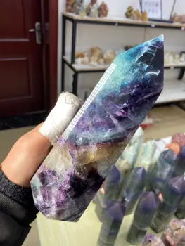 Didelis natūralios spalvos fluorito kristalas taško natūralių kristalų lazdelė 1300-1400g