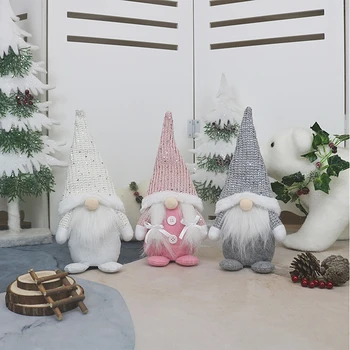 Linksmų Kalėdų dekoracijos namų lėlės 