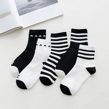LJIQQ 5 porų naujas mados korėjos stiliaus moterų atsitiktinis mielas kojinės kūrybos medvilnės juokingas kojines juodos ir baltos juostelės kojinės