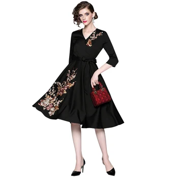 Mados kilimo ir tūpimo Tako Rudenį Moterų Suknelė Elegantiškas 2019 Naujas Moterų V-Kaklo Gėlių Siuvinėjimas Šalis Suknelės Nėriniai-up Plisuotos Suknelė Femme
