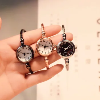 Mažos mados moterų laikrodžiai 2018 populiarios markės paprastus skaičius, apyrankės žiūrėti šviesą ponios kvarco riešo žiūrėti orologio donna