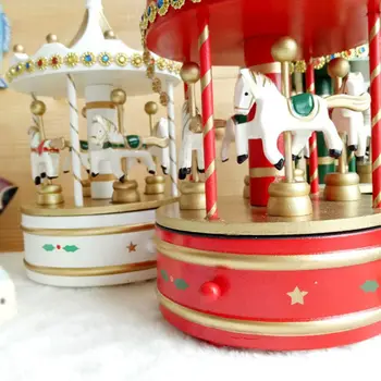 Prabangus Mediniai Classic Muzikinė Karuselė Music Box Mielas Kalėdų Dekoracijos