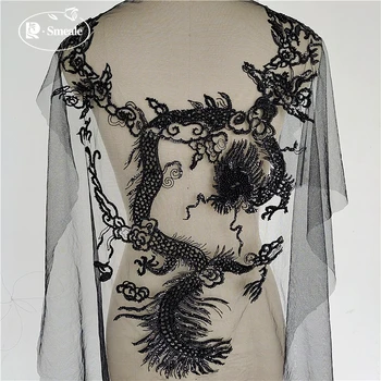 Prabangūs Juodos spalvos Tinkleliu Siuvinėta Duobute Blizgančiais Xiangyun Drakonas Dress Atgal Nėrinių Aplikacijos Audinio RS2956