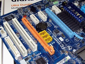 Socket AM3 AMD 785G Gigabyte GA-MA785GT-UD3H pagrindinė Plokštė DDR3 16GB MA785GT UD3H MA785GT-UD3H Darbalaukio Systemboard Panaudota