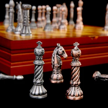 Tematikos Šachmatų Nemokamas Pristatymas Aukštos Kokybės Naujas Atvykimo Alavo, Cinko Lydinio Metalo Šachmatų Rinkinį Romos Stilius Šachmatų Šachmatų Rinkinį Prabanga