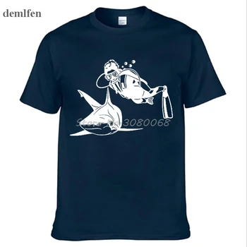 Įdomu, Ryklių Ir Vyras Divings Dizaino marškinėliai Spausdinami Vyrų Marškinėlius Kietas Juokingi vyriški Tee Marškinėliai Šukuotinės Medvilnės Atsitiktinis T Shirts