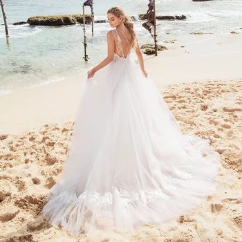 Žavingas Tiulio Paplūdimys Vestuvių Suknelė iki 2021 m. Boho V-kaklo Spagečiai Dirželiai Backless Balto Dramblio kaulo Linijos, Vestuvių Suknelės